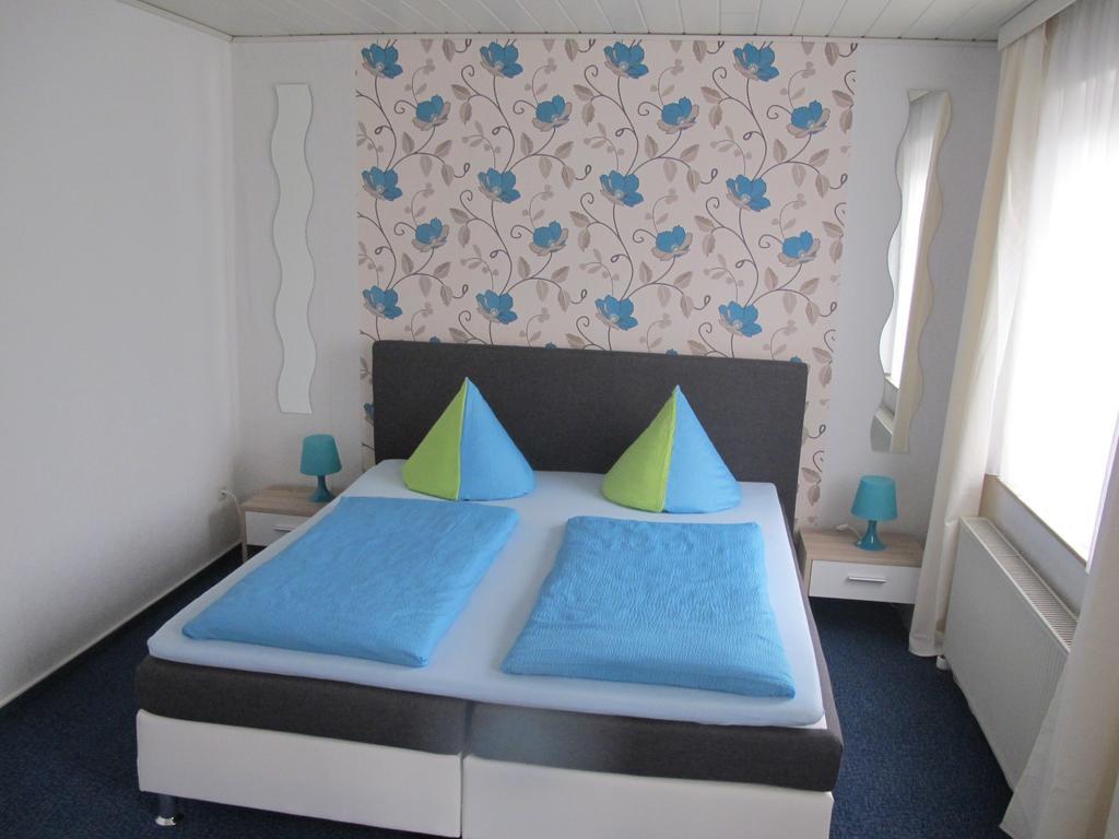 Hotel Pension Check In Güstrow Zimmer foto